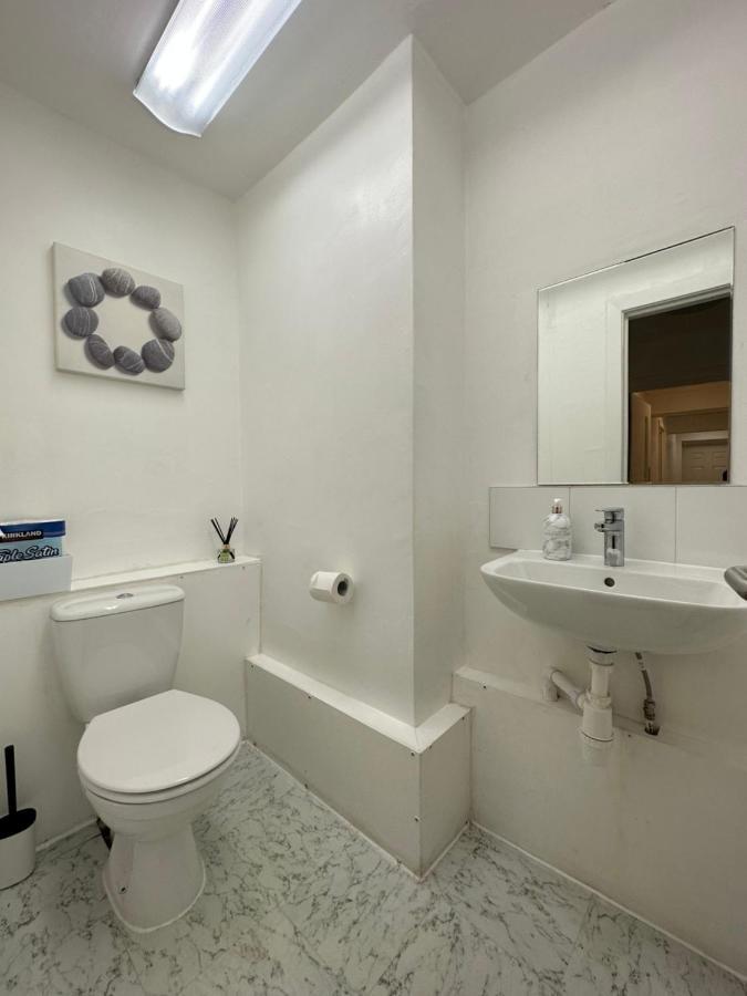 Bright, Warm & Cozy House In Harpurhey Leilighet Manchester Eksteriør bilde